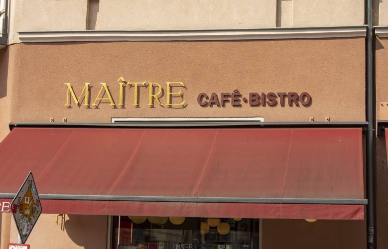 MAITRE